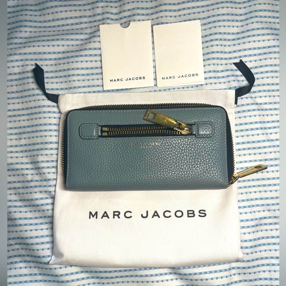 MARC JACOBS Gotham Long Travel Wallet in Color Dolphin Blue